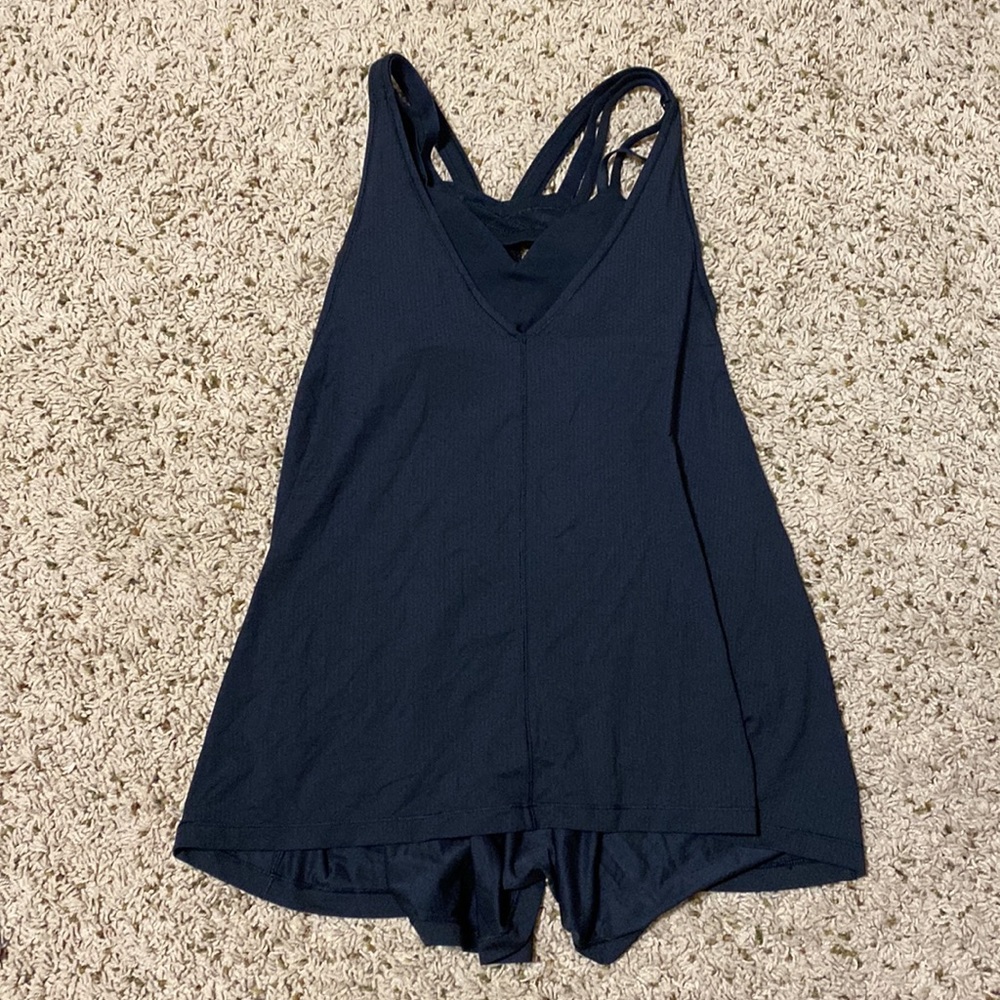 Black lululemon tank size 4